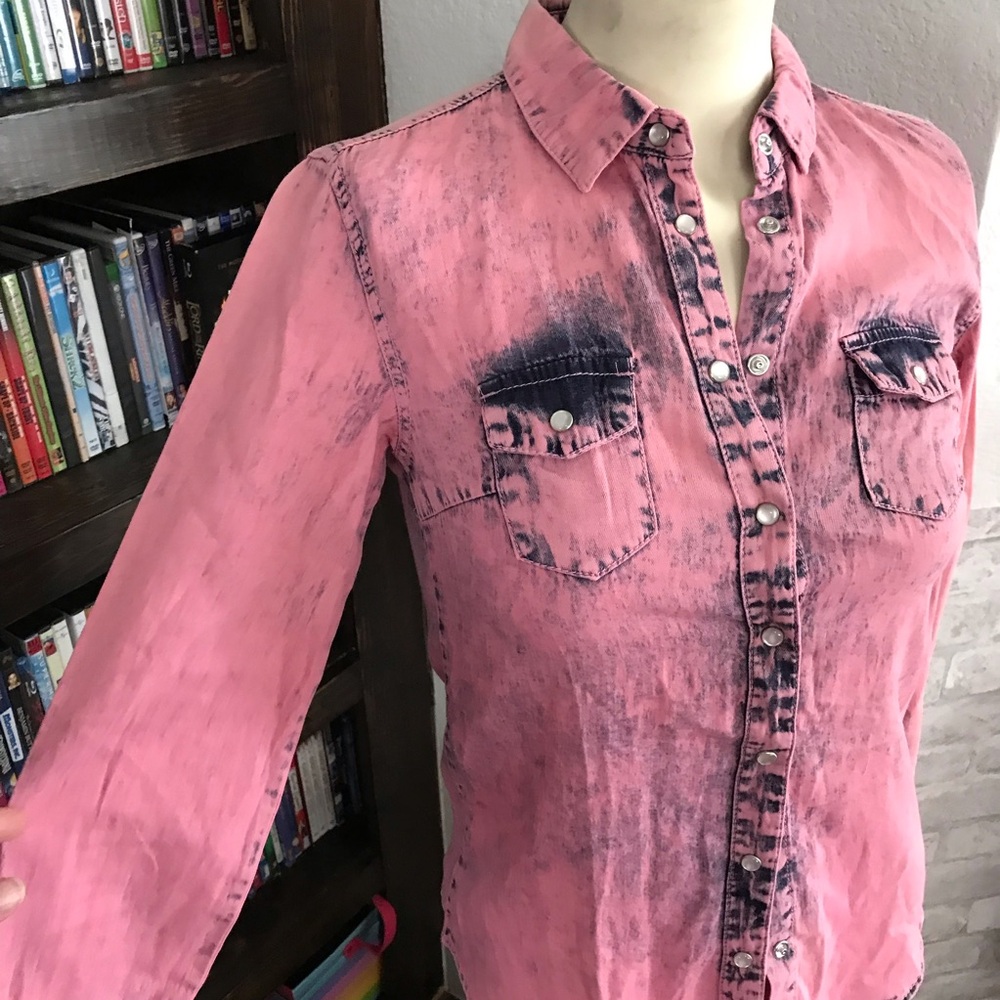 Selena Gomez | Pink Acid Washed Snap Chambray Buttons Sz Sm Jr - Picture 4 of 12